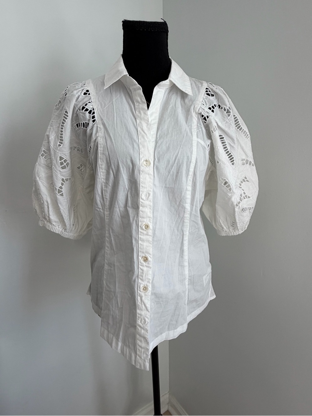Nic + Zoe White Eyelet Puff Sleeve Button Down Shirt Size Small Cotton